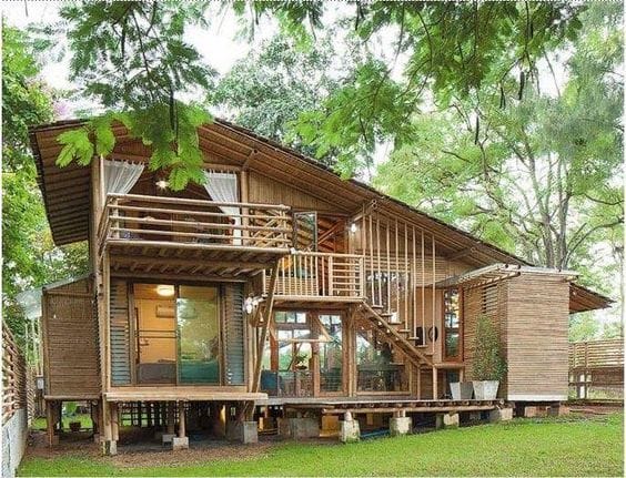 Rumah Kayu Bambu Dua Lantai