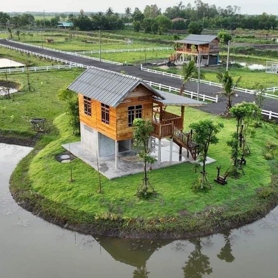 Rumah Setengah Beton dan Kayu