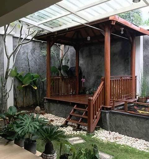 Model teras rumah belakang dengan gazebo