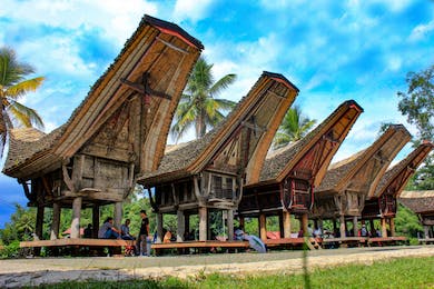rumah adat suku indonesia