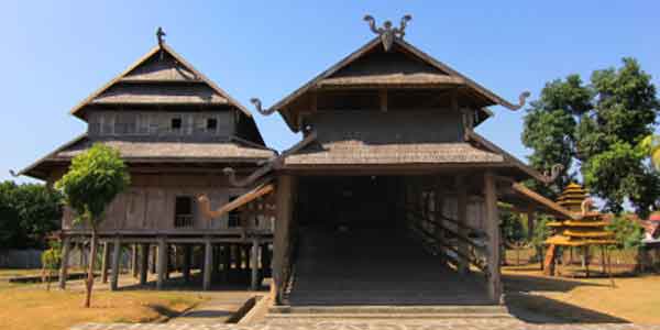 Rumah adat suku Indonesia